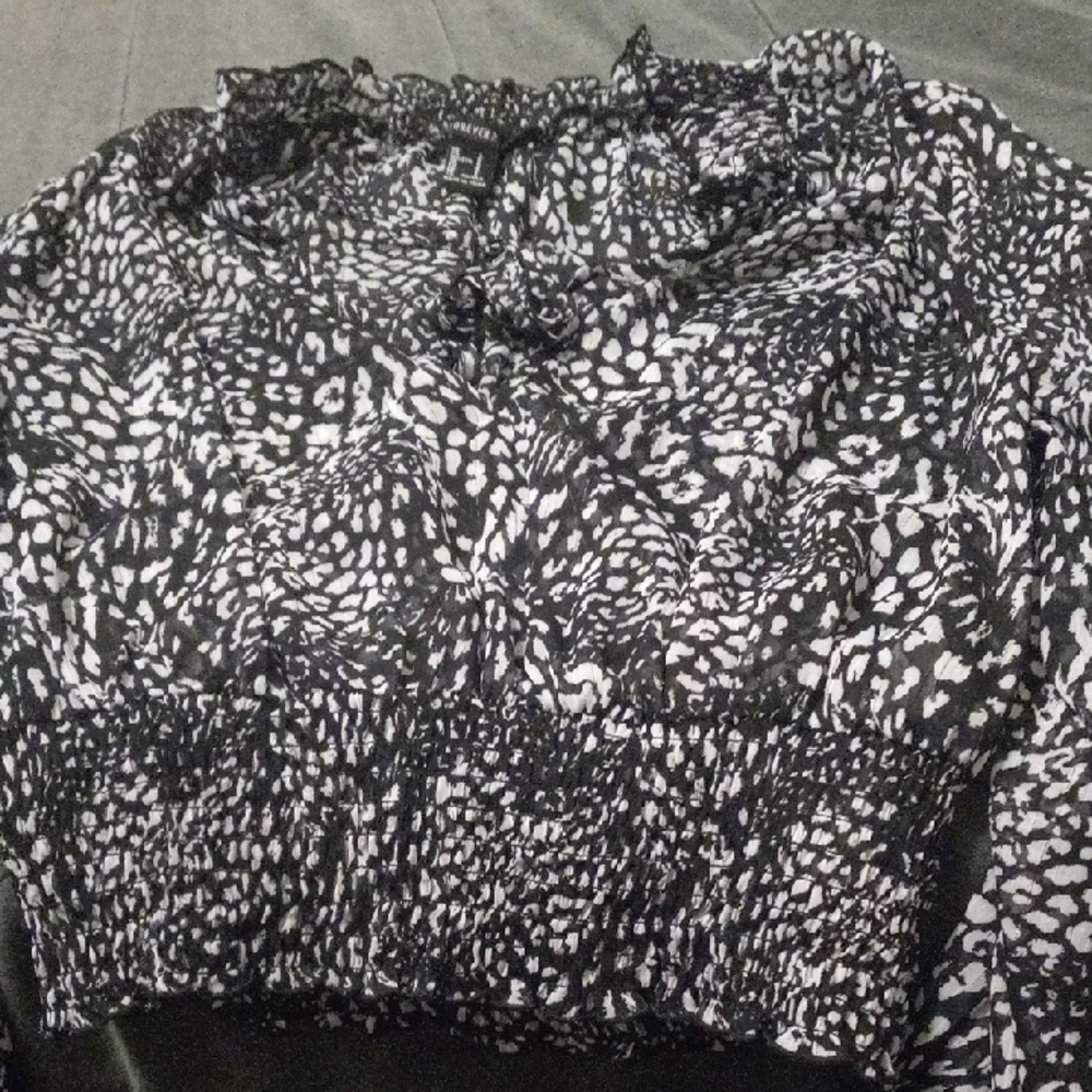 Forever 21 Black and White Textured Blouse